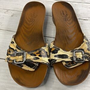 Dr. Scholl’s Leopard Print Vegan Buckle Advanced Comfort Slide Sandals